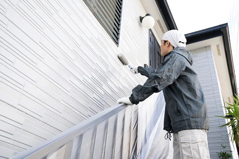外壁や屋根の塗装も職人が直接対応